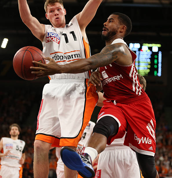 活跑动拉扯 活跑动拉扯